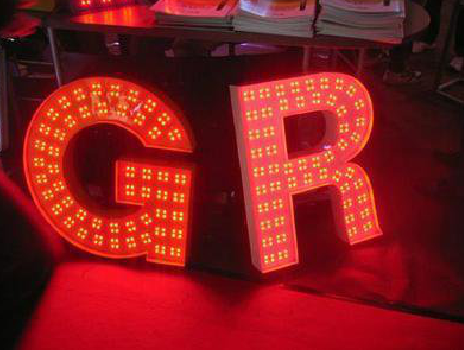 富源LED发光字常见的安装误区。