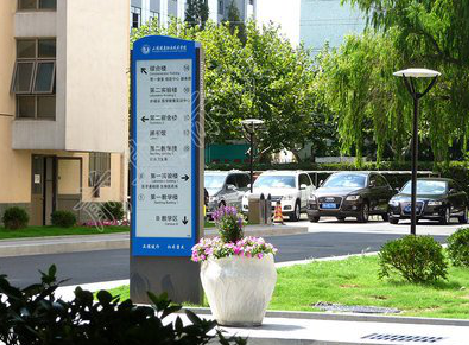 富源哪些因素影响宣传栏的制作？